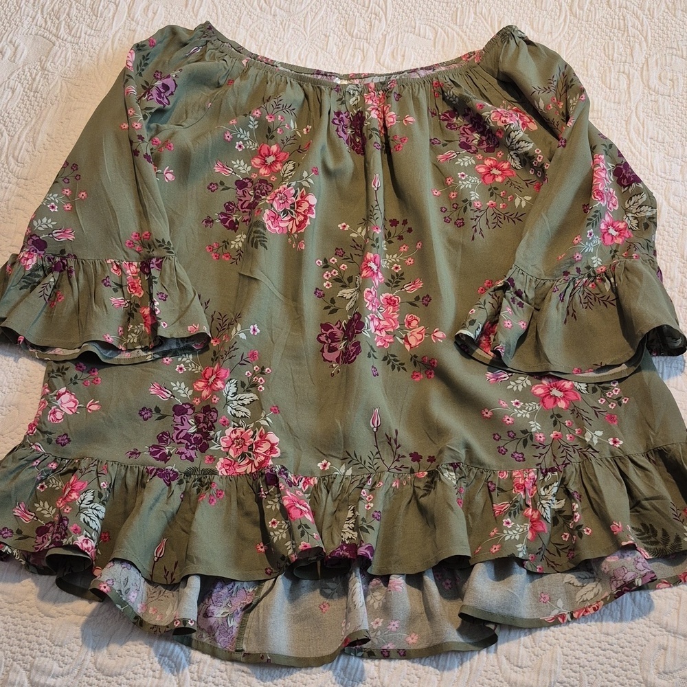 Terra & Sky women's 2X green with floral print peasant blouse bell sleeve NWT